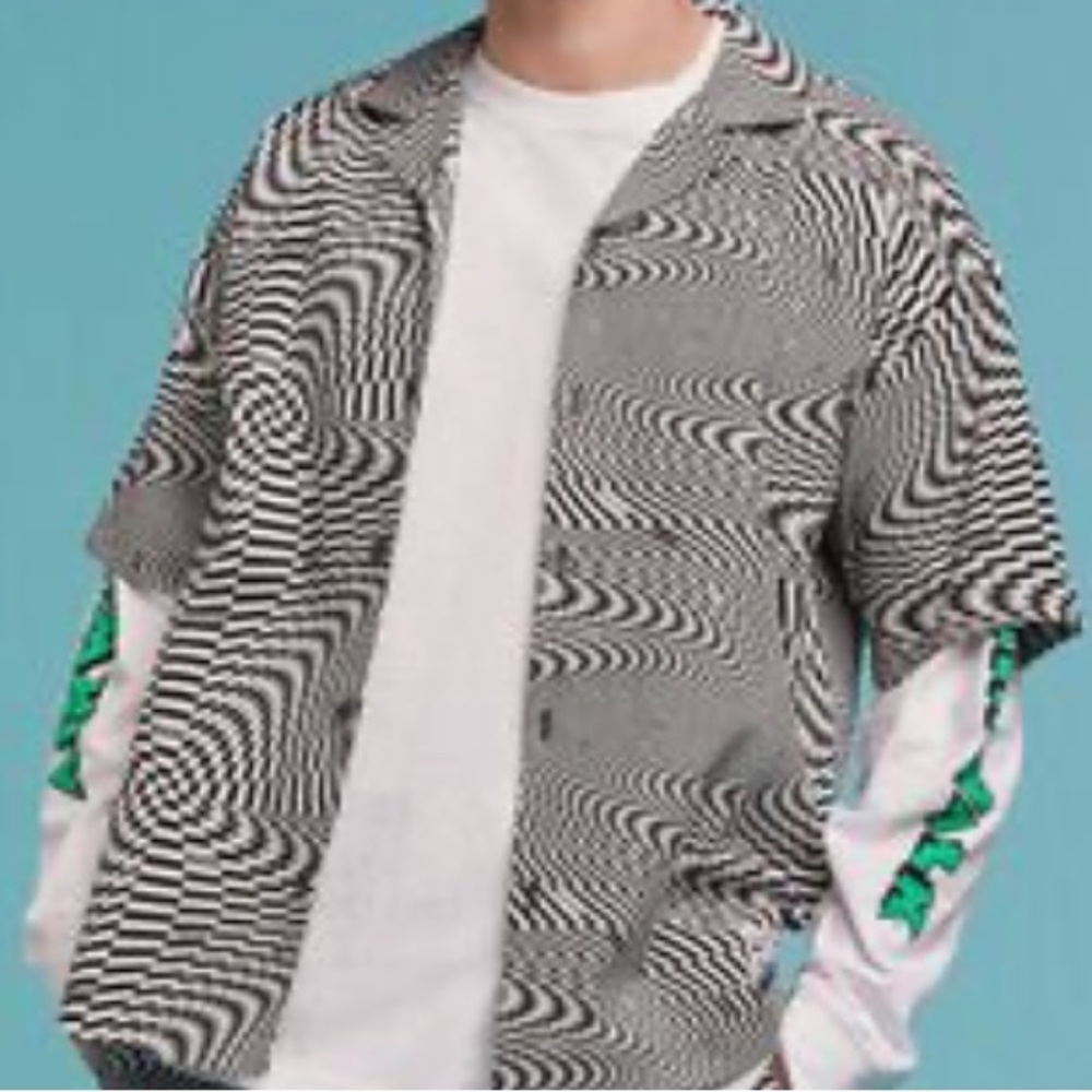 Airwalk psychedelic vertigo black white print short sleeve button down shirt M